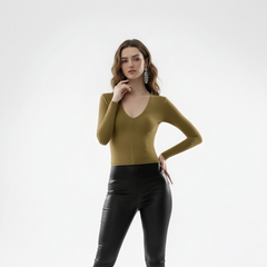 Structured Shoulder V-Neck Slim Top