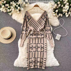 Modern Grid V-neck Bodycon Knit Dress